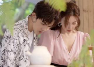 看到三木我才明白:羽绒服+靴子,才是今冬新时代女人的时髦